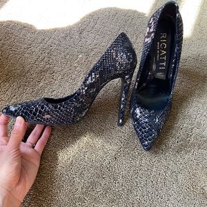 Italian Ricatti pointed toe snake print pumps